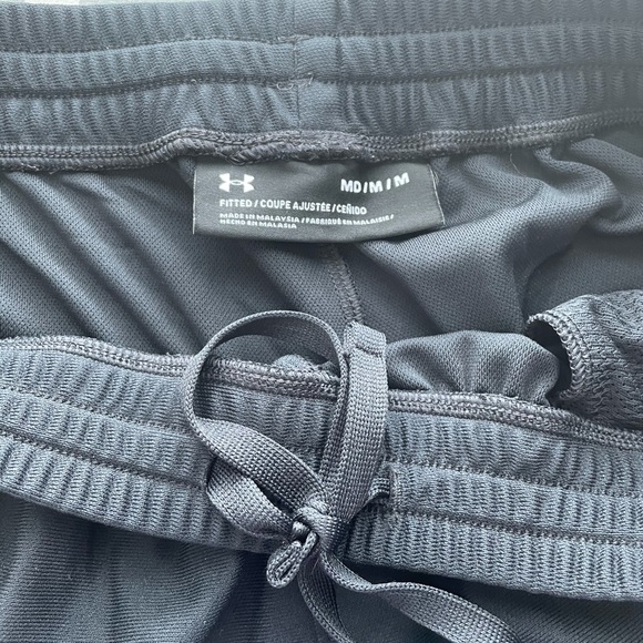 Men’s Under Armour Athletic Pants. Size Medium. - Picture 4 of 5